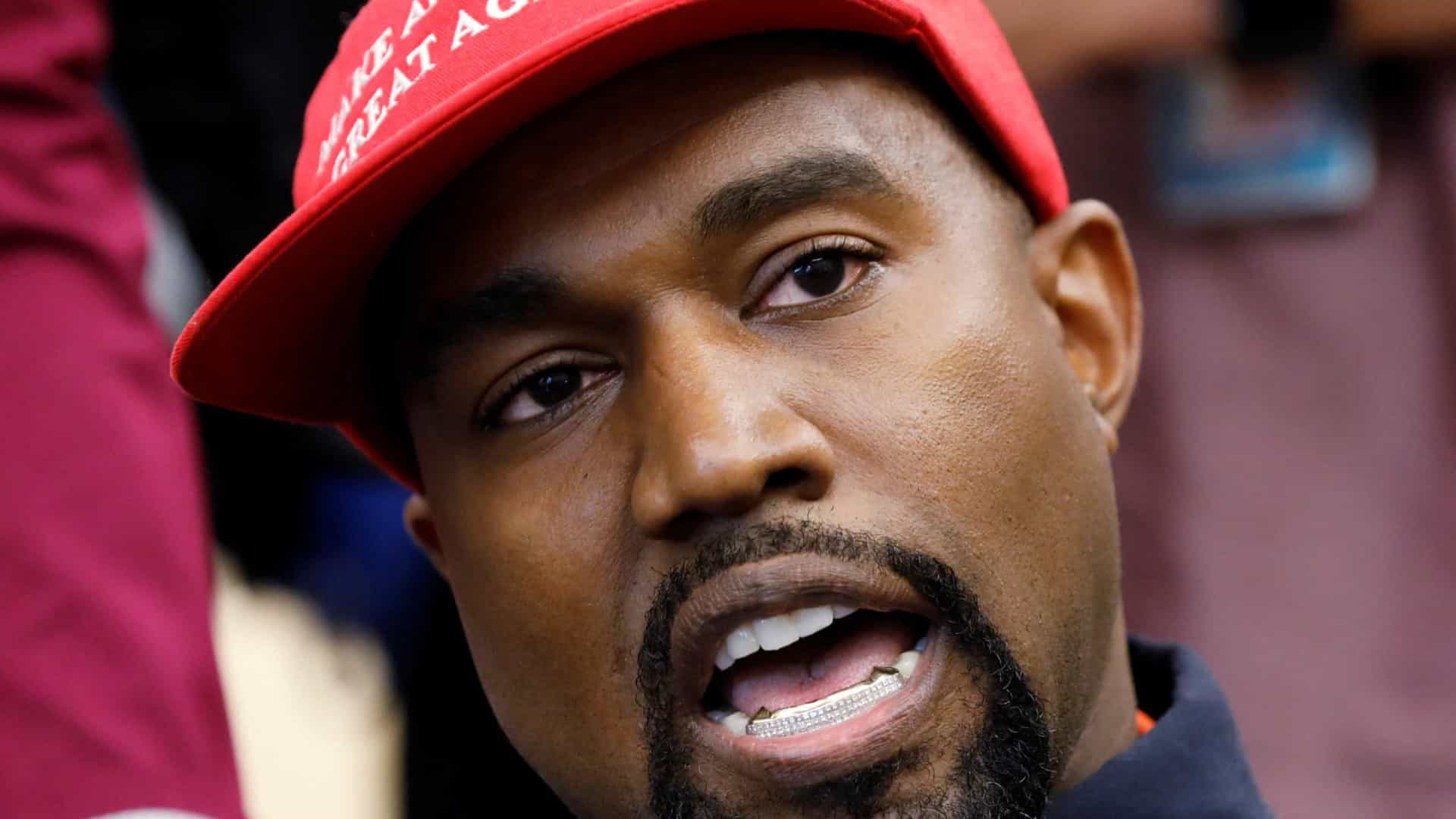 Kanye West faz duras críticas à indústria discográfica